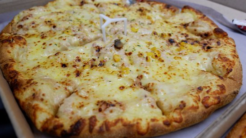 review-makanan-pizza-tuna