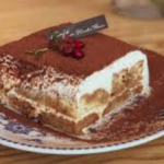 Review Makanan Tiramisu Kue Kopi Italia Paling Lembut