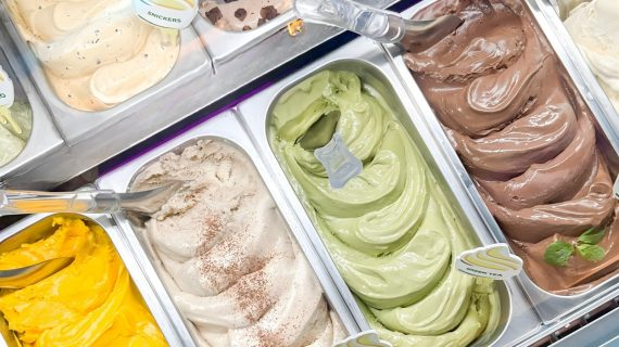 Review Es Krim Artisan dengan Rasa Unik yang Sedang Tren