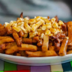 Review Makanan Poutine Kanada yang Gurih dan Menggoda