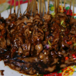 Review Sate Ayam Madura Dengan Siraman Bumbu Kacang Kental