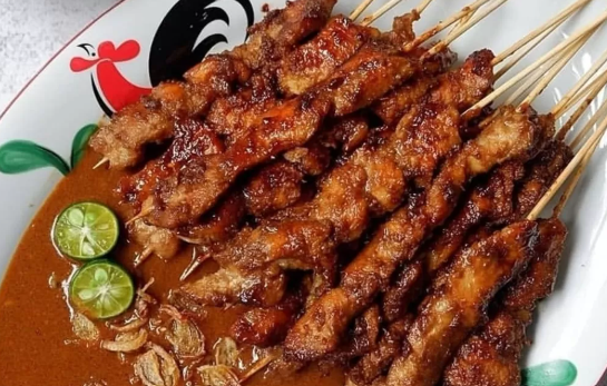 Review Makanan Sate Ayam Bumbu Kacang Lezat Favorit