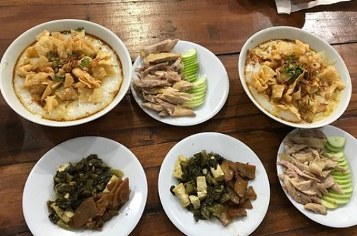 Review Bubur Ayam Sukabumi dengan Telur Asin Gurih
